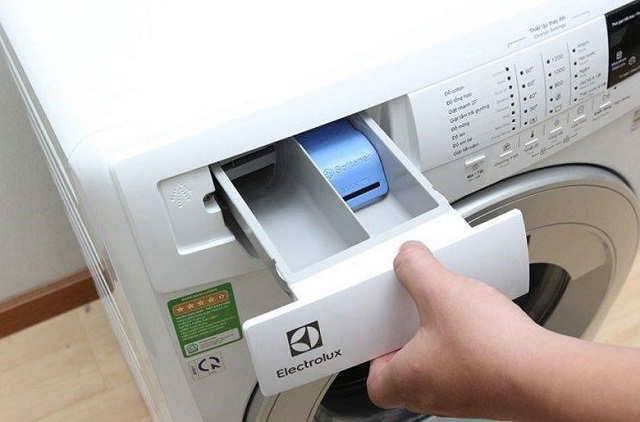 Các bước vệ sinh máy giặt Electrolux