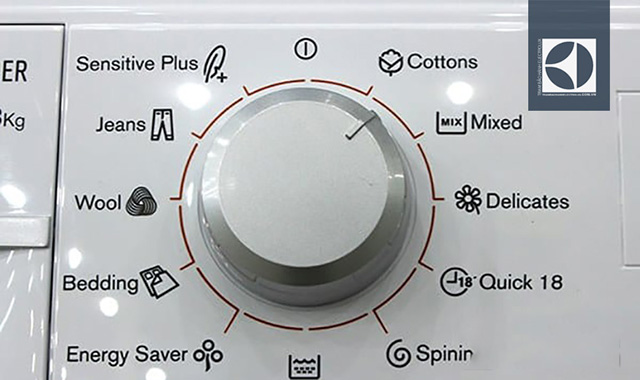 Bật công tắc nguồn và chọn chế độ giặt mà bạn muốn bằng cách xoay núm