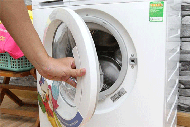 máy giặt electrolux không mở cửa được khi giặt xong
