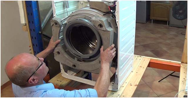 Cách tháo gioăng máy giặt Electrolux 5