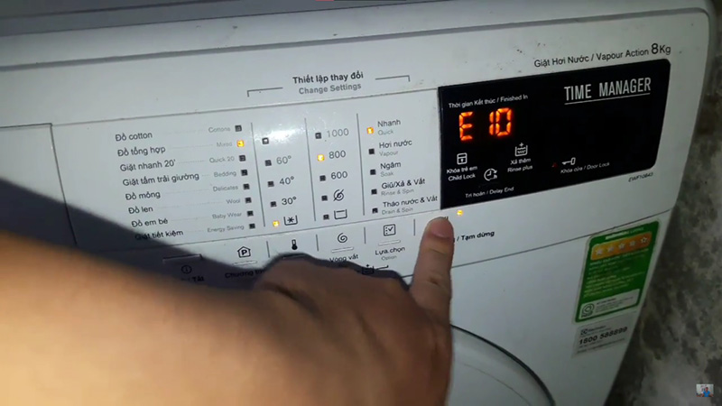 Lỗi E10 của máy giặt Electrolux biểu thị nguồn cung cấp nước bị yếu