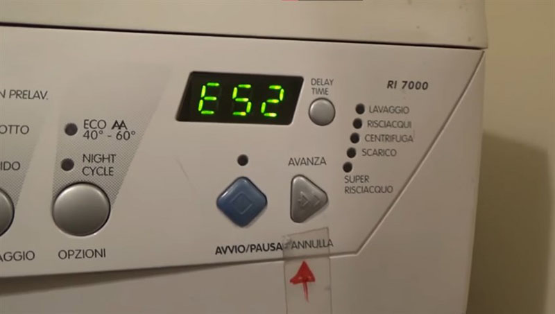 Lỗi E52 của máy giặt Electrolux là lỗi cảm biến nhiệt vòng quay