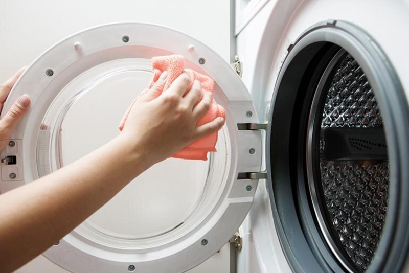 Vệ sinh máy giặt Electrolux thường xuyên