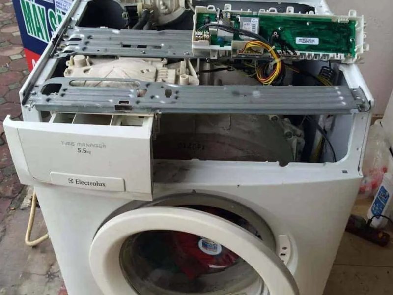 Nguyên nhân dẫn đến tình trạng máy giặt Electrolux báo lỗi E95